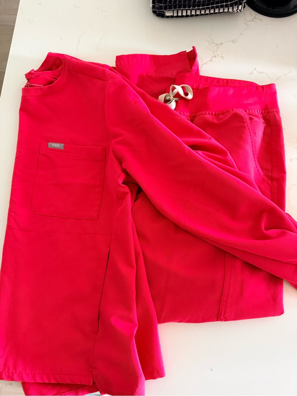 Figs Women's Scrub Top and Pants in Vibrant Hibiscus. Small top med pants